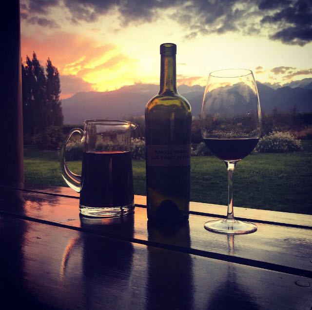 Provando vinho Gomez Kawall Cabernet Franc 2016